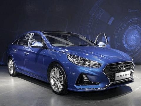 这车纯进口, 与A6平级却比A4还便宜一半, 8秒破百性价比超高