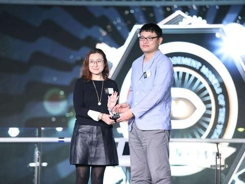 全新第八代凯美瑞荣获2017消费者关注年度中型车奖