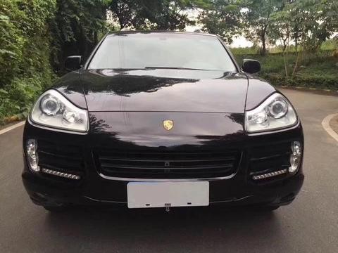 这台保时捷卡宴13万出售 四驱黑色灰内, 车主: 外观依旧没有过时
