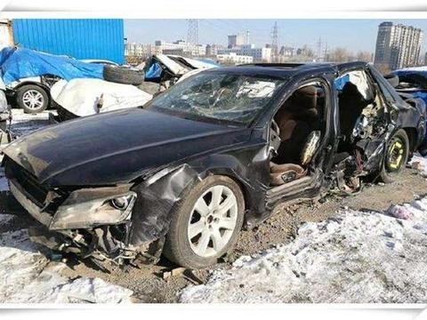 朋友8万捡了一辆奥迪A8L事故车，修好后租车半年回本