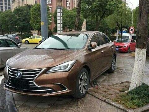 为赢帝豪长安是真拼了, 换代逸动颜值爆表, 配雷克萨斯前脸仅7万