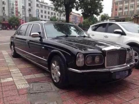 这是广西最贵的豪车, 约1600万, 光是一副窗帘就能买一辆宝马!