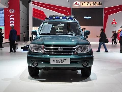 北汽212都不如它, 外观硬朗时尚, 动力充足四驱9万打脸帕杰罗