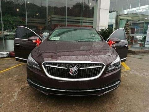 刚上市力降5万！这才是最厚道B级车，仅18万起，比帕萨特厚道