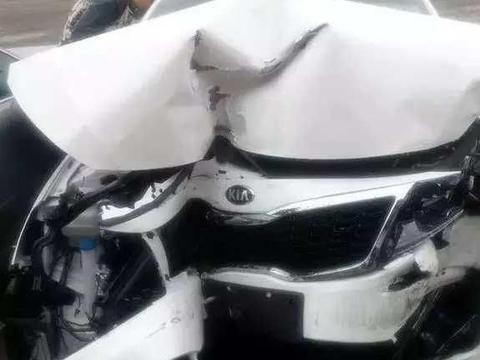 小伙新提起亚K5就完成首次碰撞试验;车已报废!网友:亮瞎了!