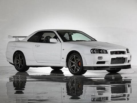 堪称历届最强的R34 Skyline GT-R V-Spec II Nür竟然全新的