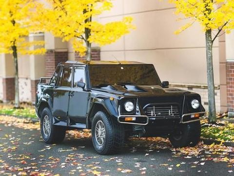 经典值得90年代美规Lamborghini LM002拍卖价硬是比新的贵2倍