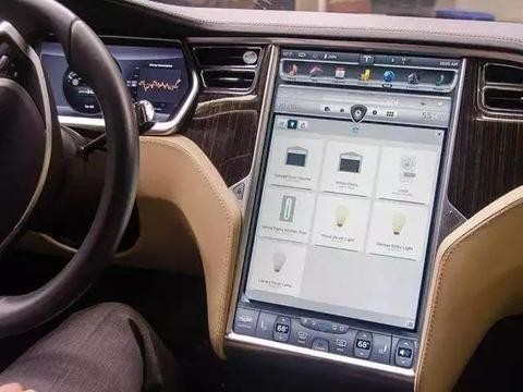 胸以下全是腿, 方向盘前全是屏, 这款逆天SUV刚刚在赌城发布