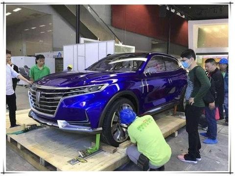 马云再投10亿造车! 全新SUV内饰全是屏幕, 特斯拉看了都甘拜下风!