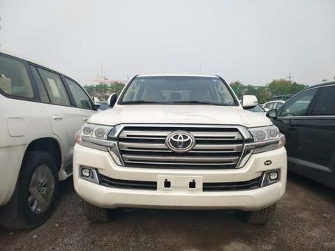 18款兰德酷路泽4000中东版,六速变速箱，天津港最低56万起售全国