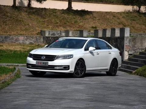 国产旗舰来袭，车长5米多，才卖15万，奢华不输迈腾