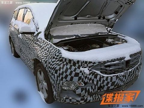 疑似全新宝骏730路试谍照曝光 换装分体式大灯