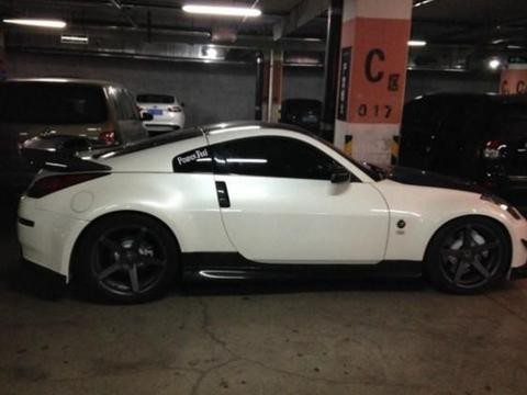 男子花25万买了辆极品跑车, 邻居一看车标嘲笑说这是台众泰