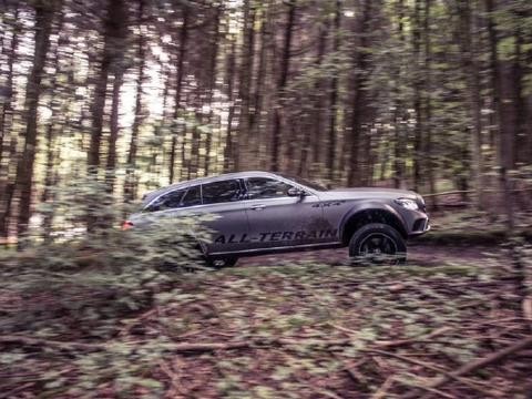 采用G级的底盘 这款奔驰越野帅哭了