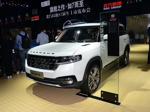 众泰总算遇到兄弟了，又一国产“路虎揽胜”，