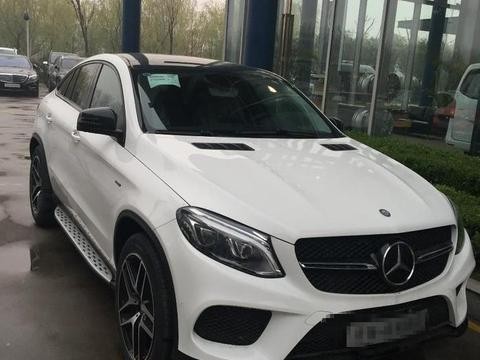 河南小伙102万提奔驰GLE450, 却在加油站却闹出一个笑话！