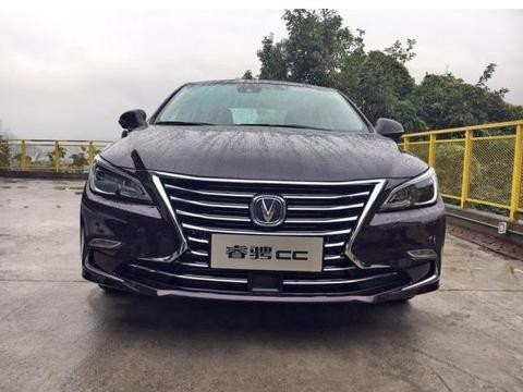 宝马的内饰，雷克萨斯的外观？这个轿跑10万拿下，你买不买？