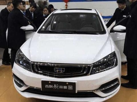 首批吉利新帝豪到店，搭1.4T新动能，售7万合资车真慌了