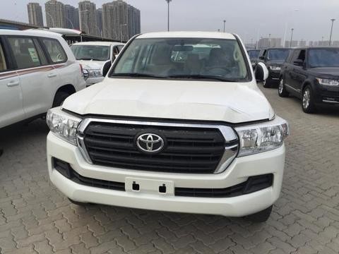 丰田兰德酷路泽4000GXR中东版，陆巡越野车天津港最低优惠报价