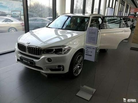 宝马真正的豪华SUV 超大7座空间 奢华内饰完爆奔驰GLE