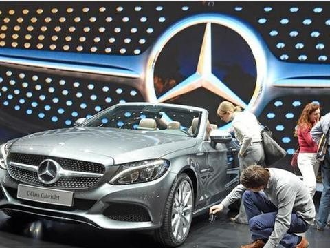 2018款奔驰A级太帅气了，内饰看齐S级，能否吊打宝马奥迪