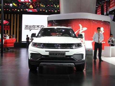 1.5T+8AT配悬浮式车顶，爆款SUV只卖不到15万！哈弗H6有压力了