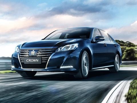 仅26.48万起，丰田最豪华大轿车出新款，买哪款更值？