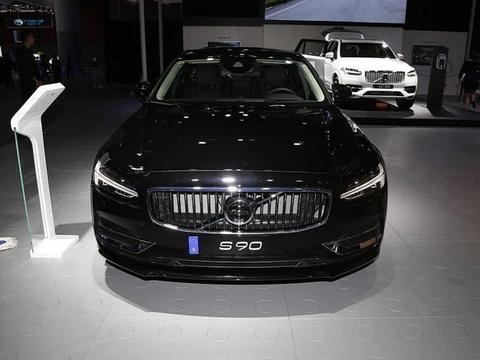 堪称最低调的奢华! 上市一年直降8万, BBA更值得买的豪华C级车