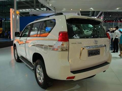 月薪3000元买丰田普拉多, 过年开回家, 大家都以为我发大财了