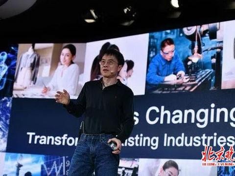 百度发布阿波罗2.0：陆奇在美国“遥控”北京无人车