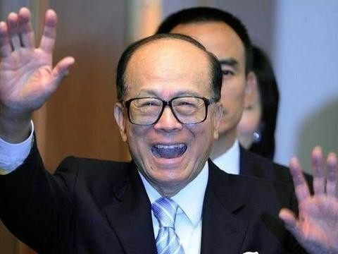 千亿富二代, 一辆车用了12年, 如今换辆百万豪车, 很多人说低调