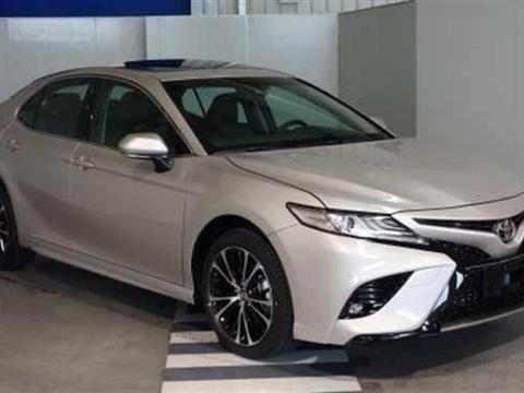 实拍全新第八代凯美瑞，颜值远超雅阁迈腾，16万重回销量巅峰