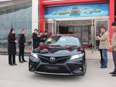 23万提新款丰田凯美瑞，车主：这是迄今为止丰田最帅的一款车