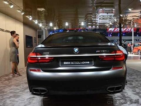 全新宝马M760Li xDrive正式上市 家族动力最强最快！