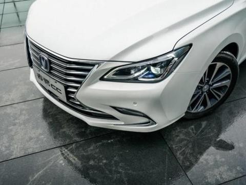 别买大众CC了，这车有着最美颜值，动力强过思域，仅10万的售价