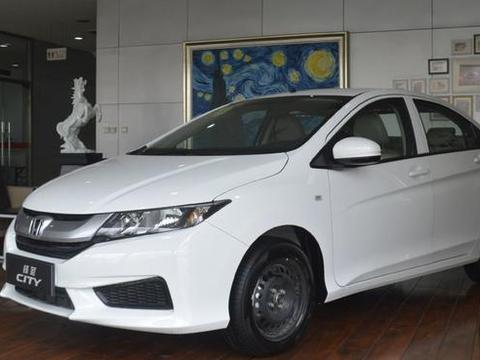 铁轮毂，无雾灯，车内收音机都不带，卖8万，买的人为何这么多？