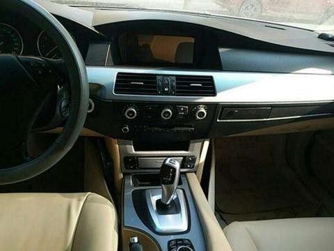 落地价50万，现在14万，开回乡下跑婚庆有面子，老百姓也买得起