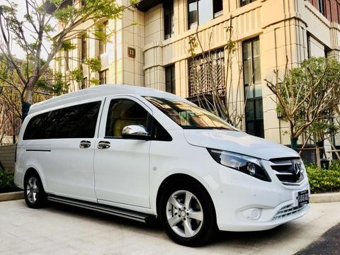 罕见白色威霆商务车，奢华内饰惹人恋！