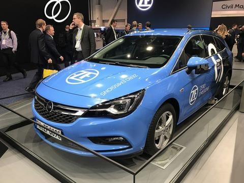 采埃孚现场展示ProAI原型车 可实现L4级别自动驾驶