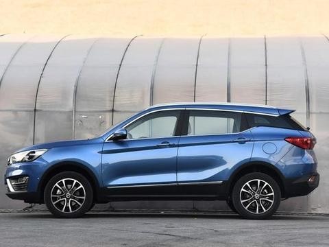 SUV领域重磅炸弹！上市当天订单破万，仅6万起的售价，还买哈弗