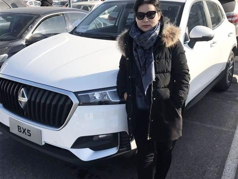 都市生活 租电动车还是租燃油车？