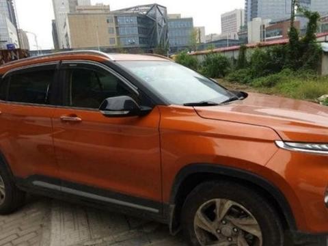 骚气的颜色，无钥匙进入启动，同级别没有比宝骏510更好看的了