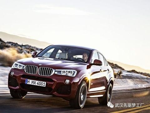 宝马X4升级改装 刹车盘 方口排气 氛围灯