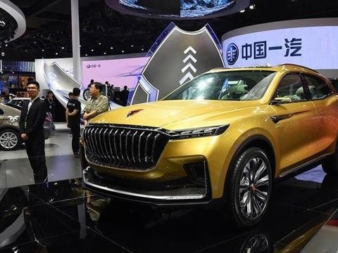 红旗终于“生出个”SUV! 屏幕爬上方向盘, 15万还真比合资干的好