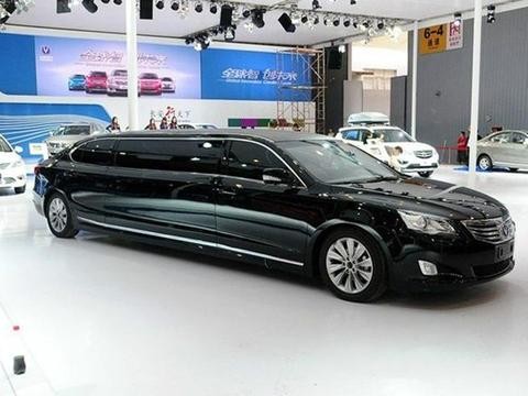 这款车看似是加长林肯，一问只要30万，身份低的人坐不起！