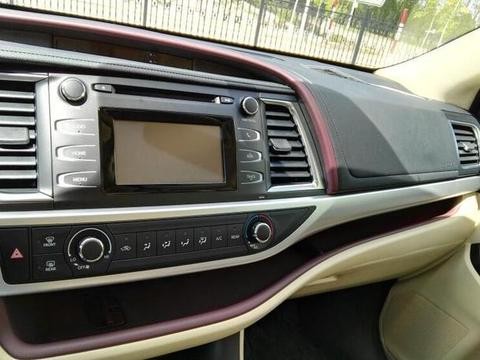 一直推荐我买冠道的表哥, 看见我买了这车, 一个劲的夸我买对车了