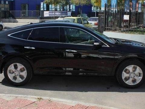 当年对飙宝马X6，今从40万跌至20万，为何月销量还是2台？