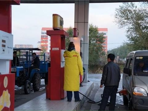 听说加95号汽油更省油？真正懂车的都不会这么干，多花钱还伤车！