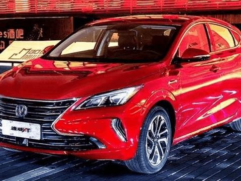 长安最美两厢车推新款, 换装蝶翼式脸谱, 网友: 有点难以接受