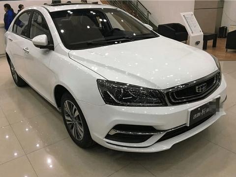 18款吉利帝豪到店, 颜值大升级, 配全液晶仪表盘, 老款车主要后悔了